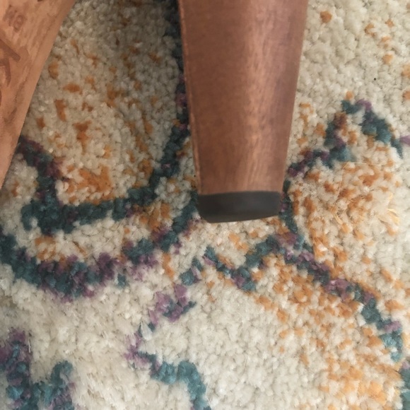 🌟 Michael Kors Leather and Wood Heel 🌟 Size 8 - Picture 6 of 7